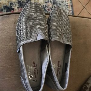 Brand new bobs memory foam W6.5